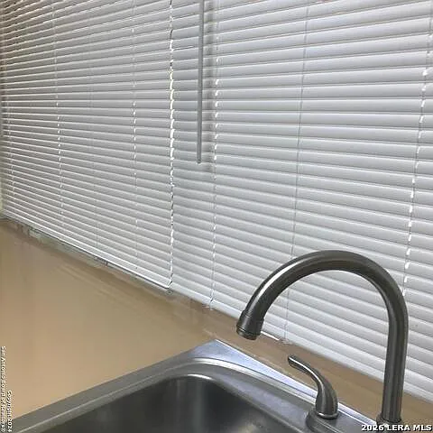 3 bed, 2.0 bath, 1301 sqft, $1,395 — Photo 4