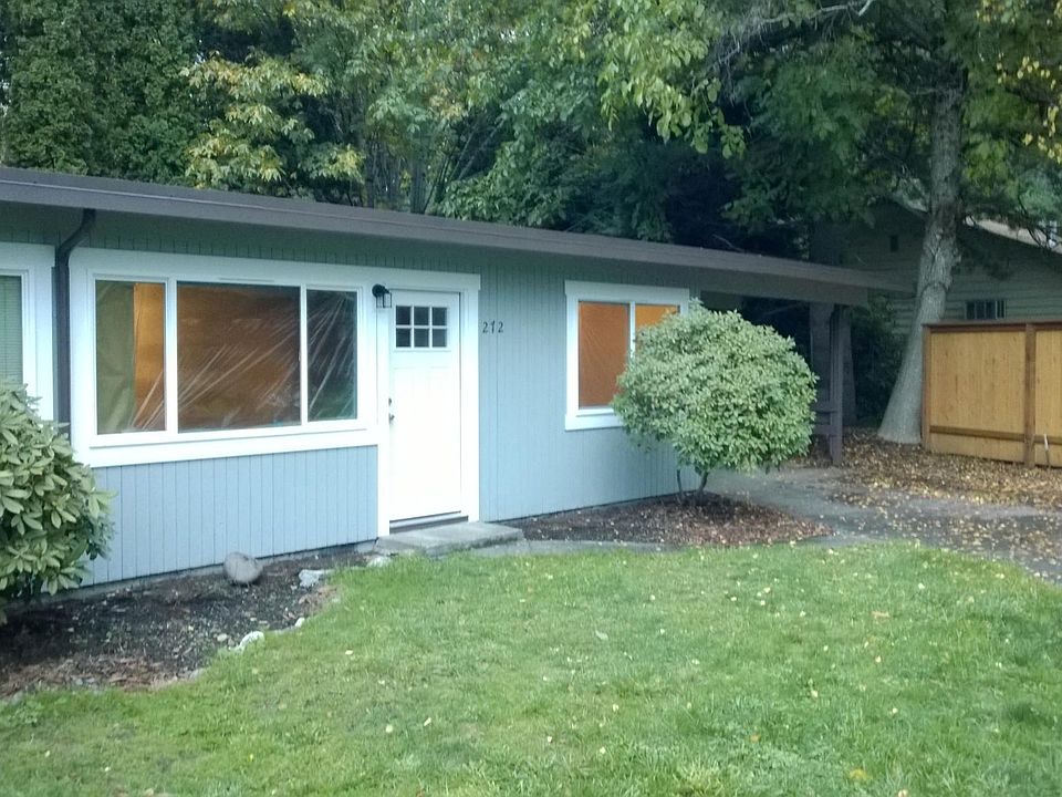 1st image of 272 NE Creek Way