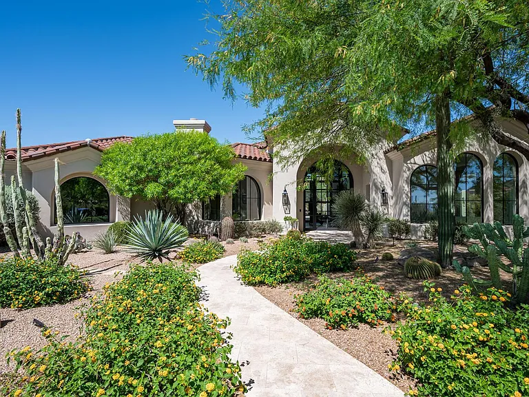 10220 E Buckskin Trl — Photo 1