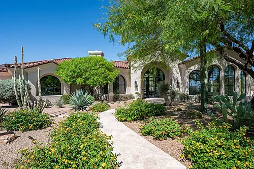10220 E Buckskin Trl Photo 1