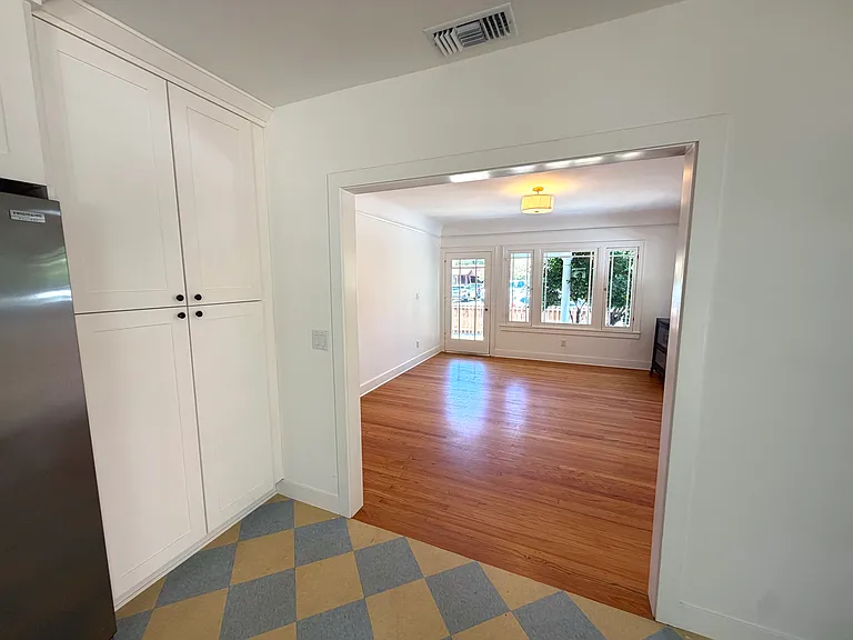 1966 Addison Way — Photo 13