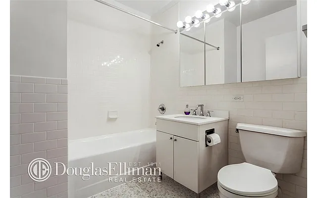 Rented by Douglas Elliman | media 28