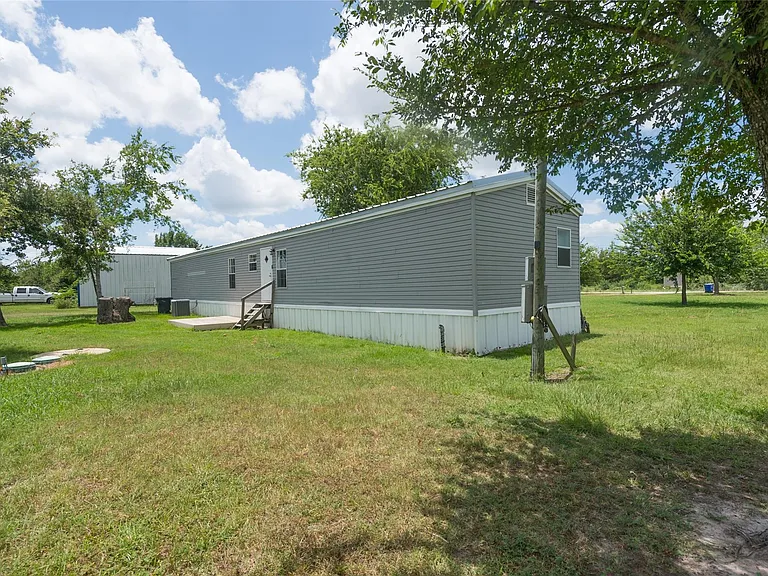 2592 County Road 152 — Photo 29
