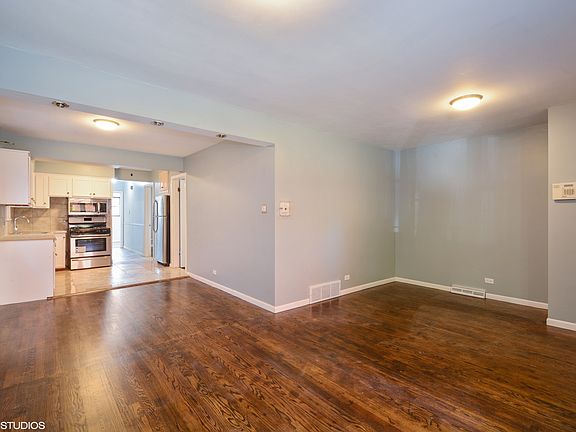 3rd image of 5628 S Artesian Ave