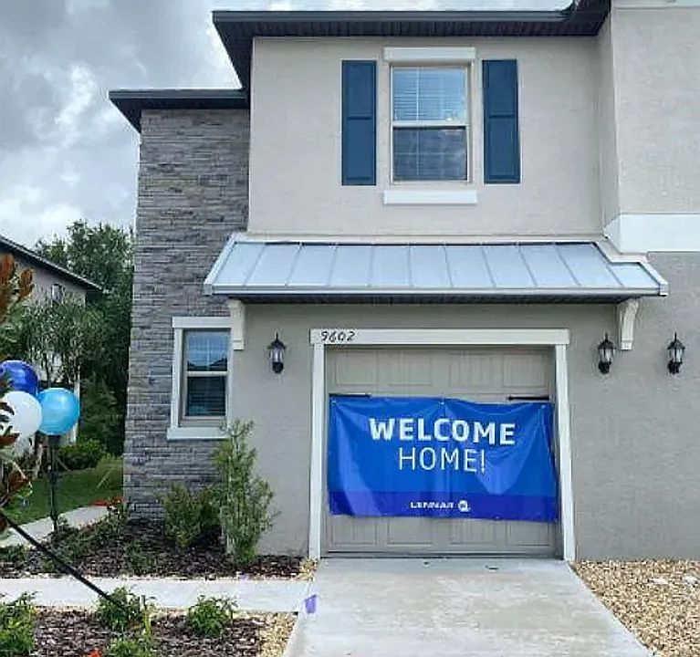 1st image of 9602 Pembrooke Pines Dr