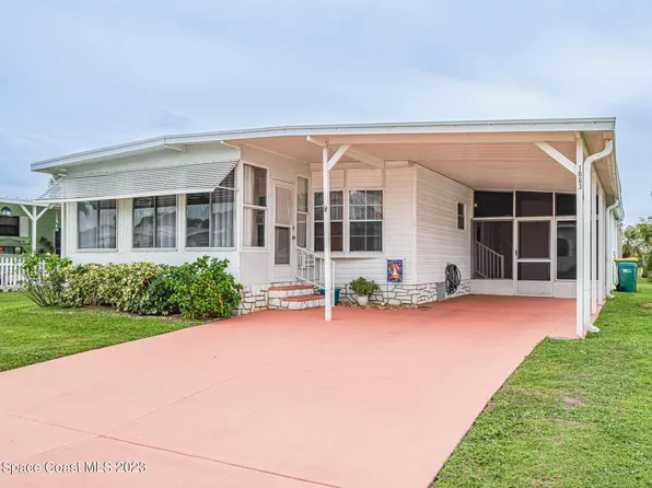 1063 Manila Dr, Barefoot Bay, FL 32976
