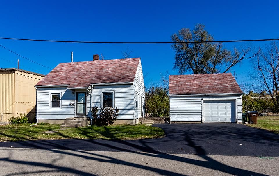 1st image of 2902 Hiawatha Dr