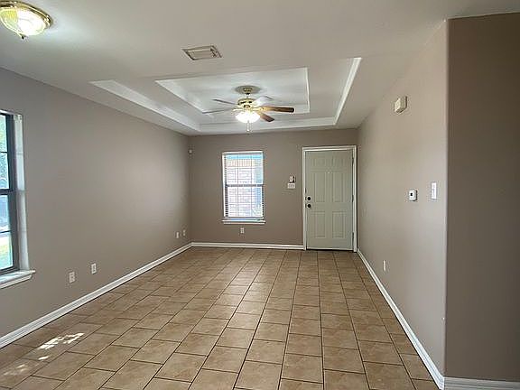 5th image of 2105 Aruba Dr APT 1