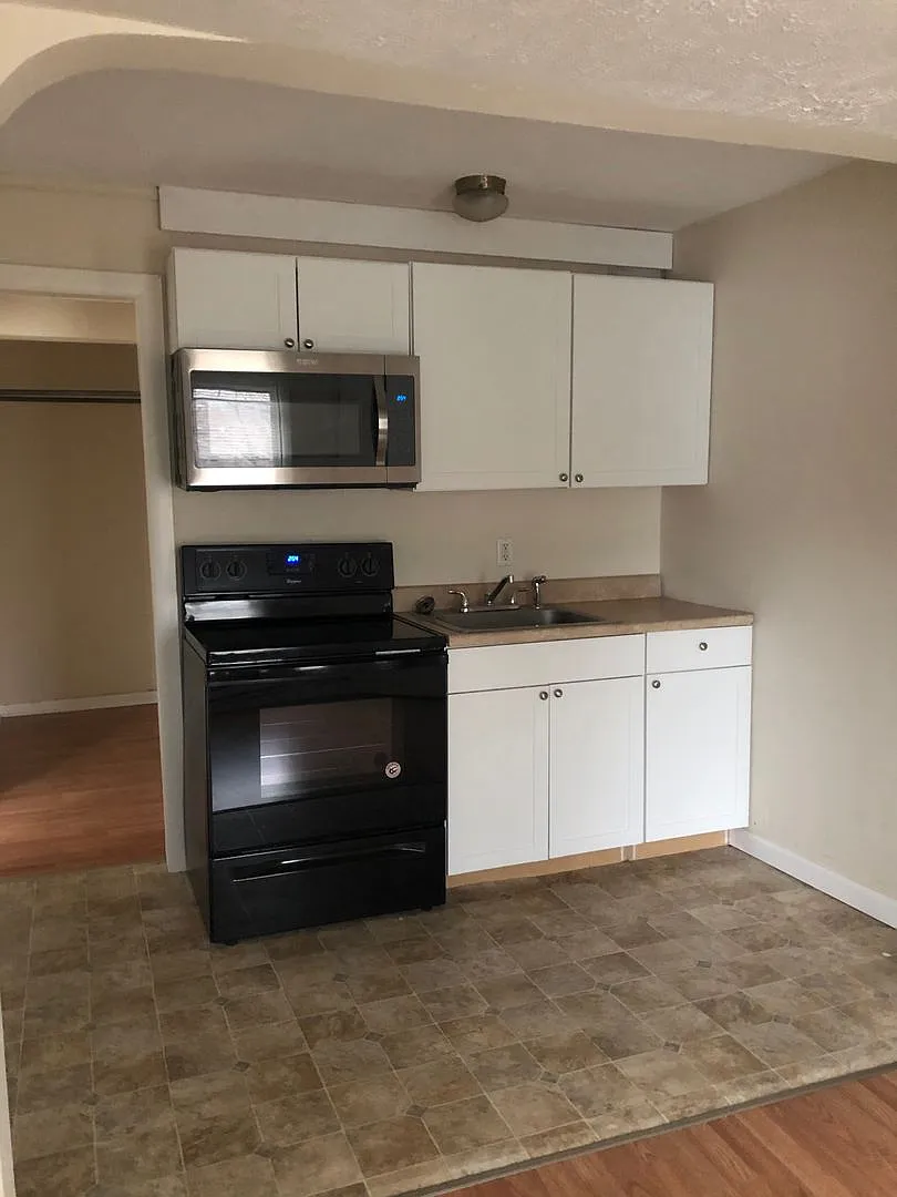 327 Green St. — Photo 1