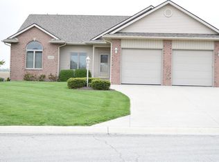 14218 Hawk Stream Cv, Hoagland, IN 46745