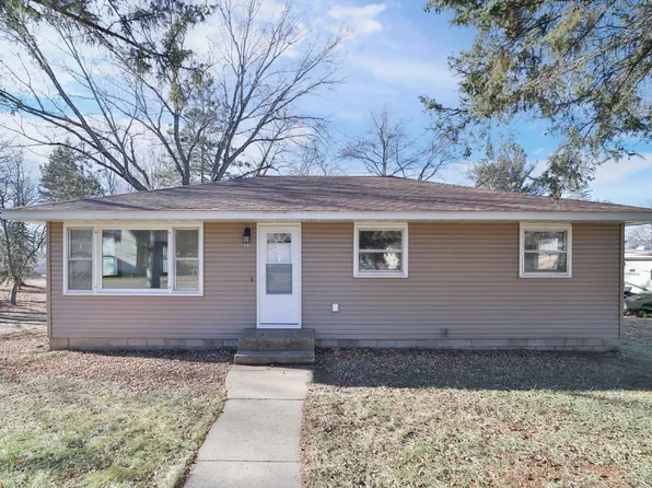 903 7th St NE, Little Falls, MN 56345