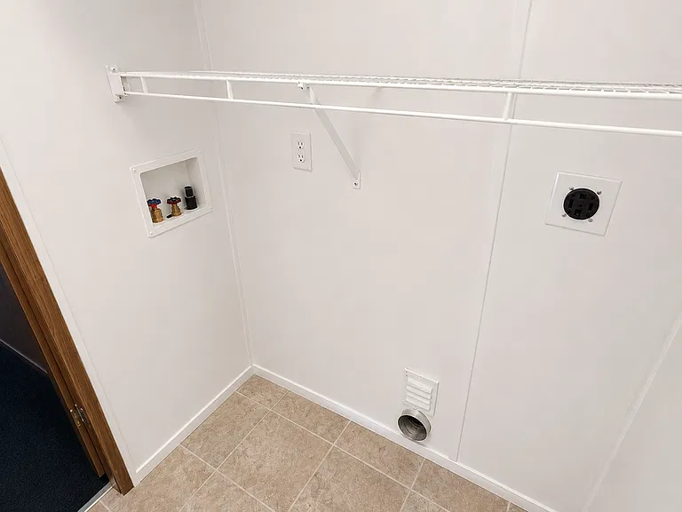 11226 Greenwood Rd — Photo 24