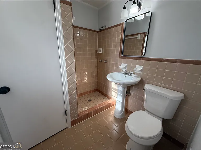 1612 Knox St — Photo 34