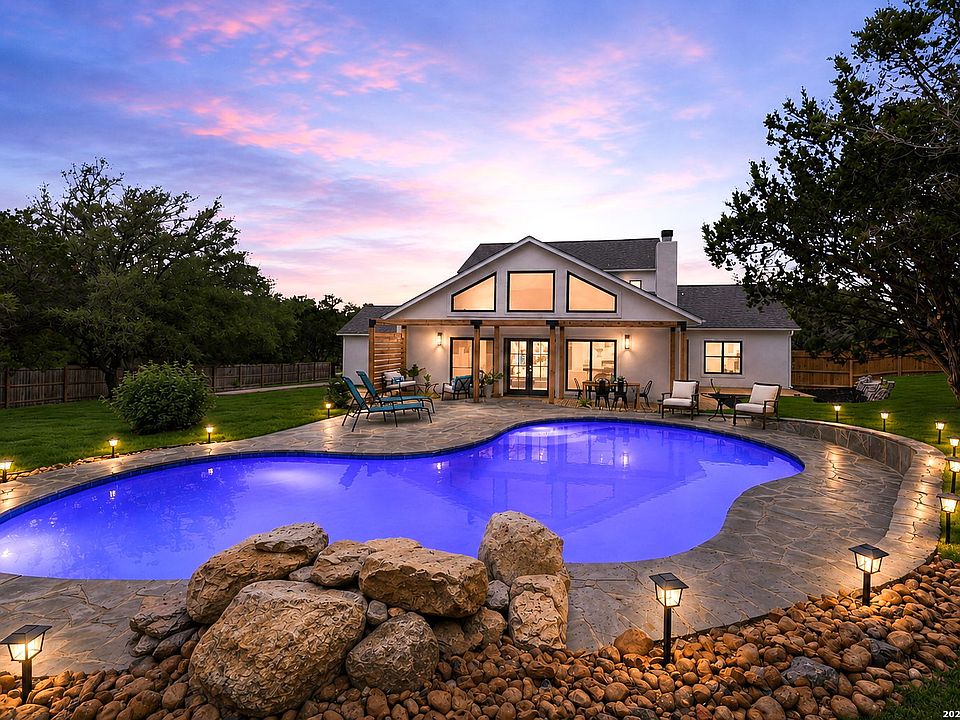 1st image of 150 LAKE VIEW DR