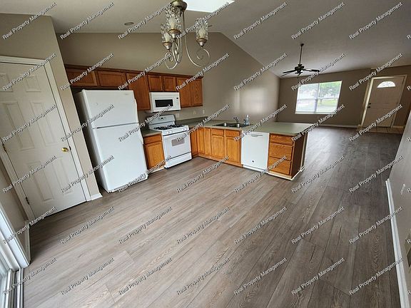 2nd image of 1838 W 86th Ln