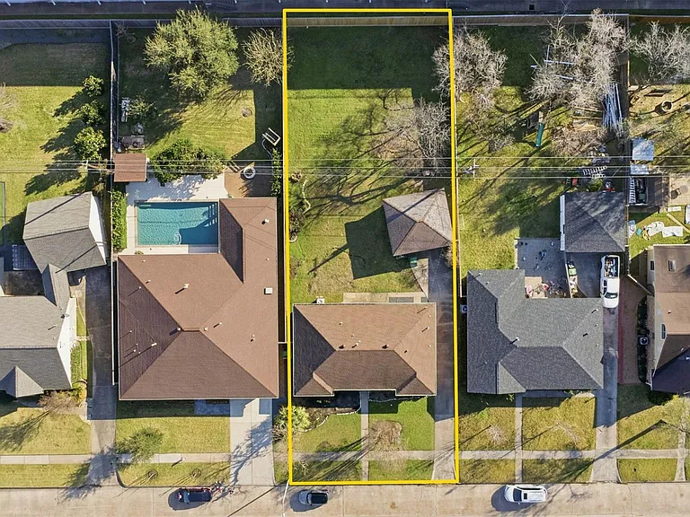 2310 Droxford Dr — Photo 26