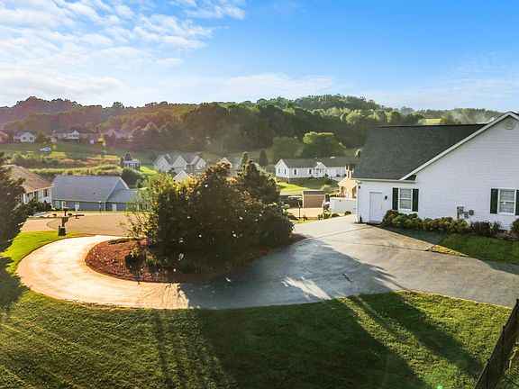 4th image of 19321 Spur Ln
