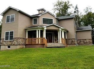 169 Charphil Dr, Newfoundland, PA 18445