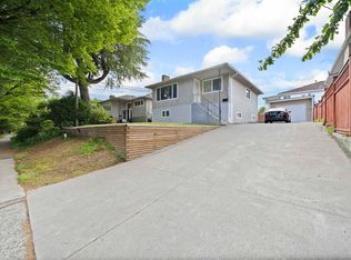 4835 Chatham St, Vancouver, BC V5R 3Z1