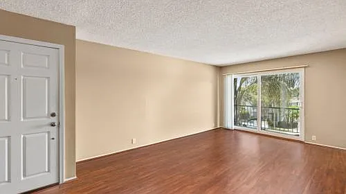 Vista Apartments — Photo 20