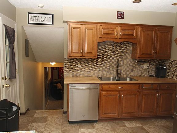 5th image of 356 Parkdale Dr