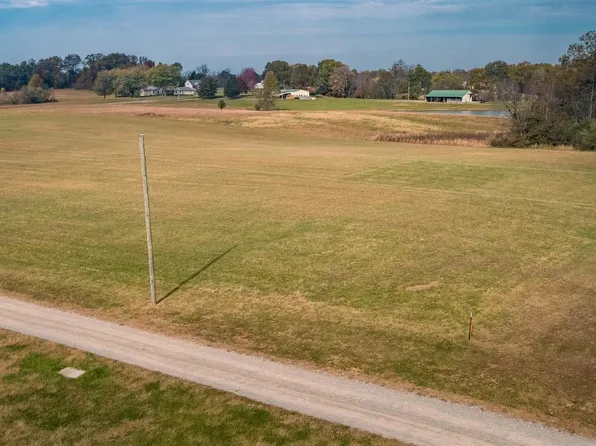 Bing Ln, Marion, IL 62959