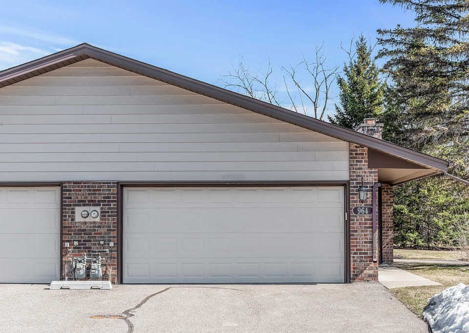 1st image of 964 Zanzibar Ln N