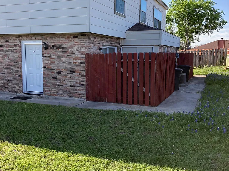 2306 Wales Cir #C — Photo 7