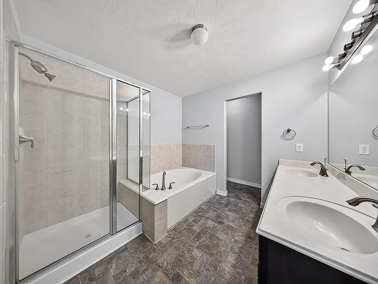 11515 Champions Green Dr — Photo 13