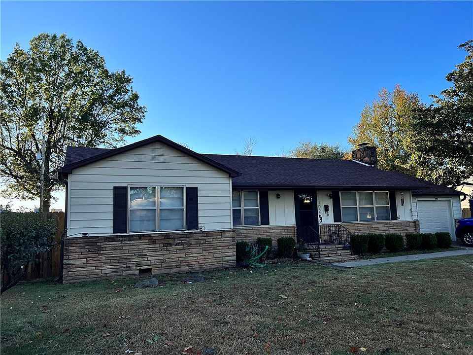 1102 Shipley St, Springdale, AR 72764 Zillow