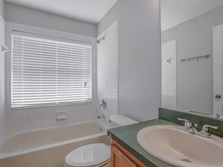 4232 Forest Island Dr — Photo 10