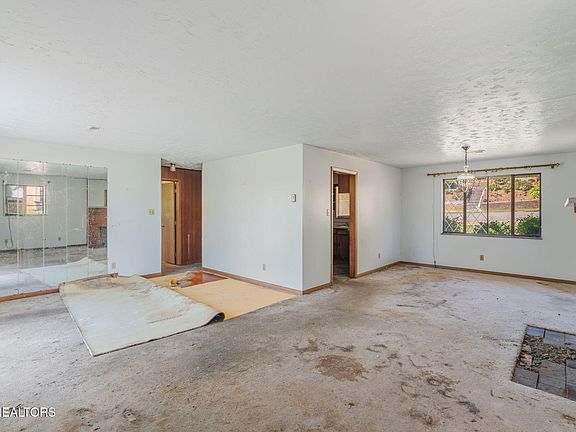 4th image of 1500 Exeter Ave