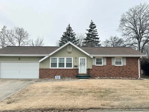 711 Daly Dr, Jacksonville, IL 62650