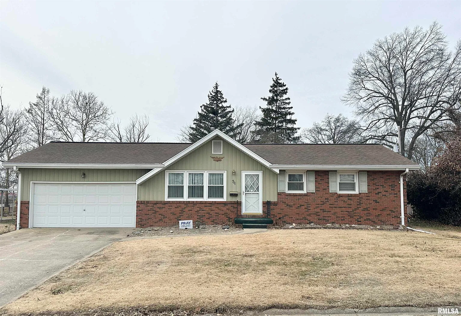 711 Daly Dr photo 1