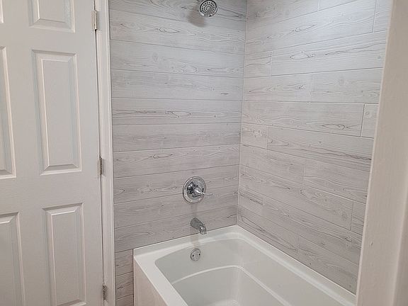 4th image of 5109 Inland Dr
