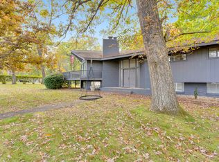 201 S Palisades Dr, Signal Mountain, TN 37377