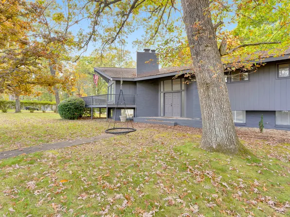 201 S Palisades Dr, Signal Mountain, TN 37377
