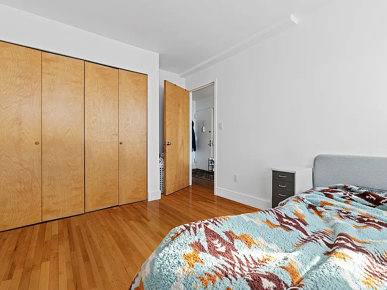 193 E 4th St #2R — Photo 5