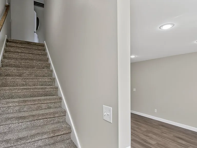 841 Hastings St #G — Photo 15