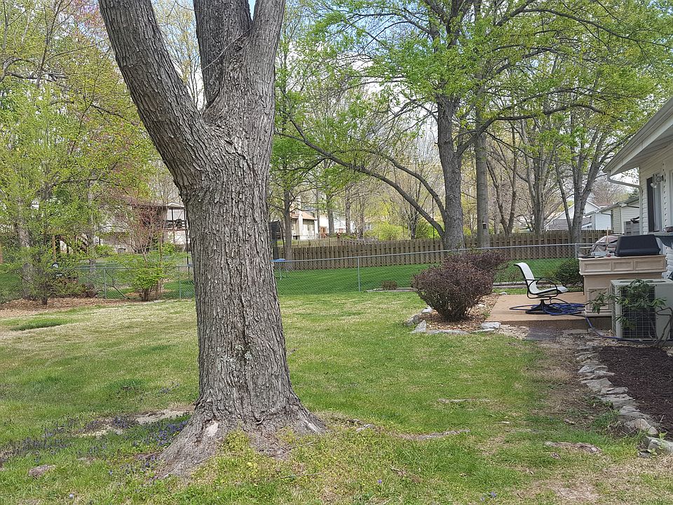 2nd image of 853 Village Meadow Dr