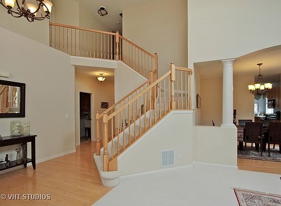 2nd image of 552 W Crooked Stick Ct