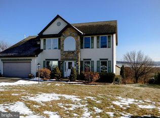 2375 N Point Dr, York, PA 17406