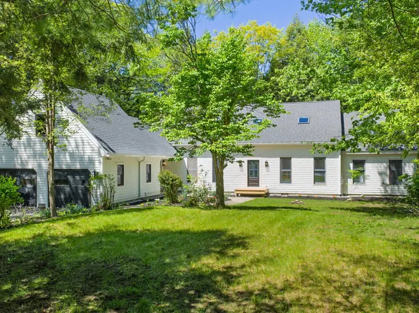 29 Pond Shore Drive, Cumberland, ME 04021