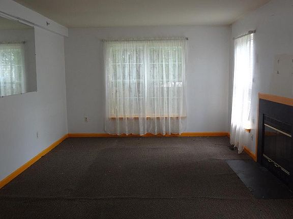 3rd image of 18441 Crownsgate Cir