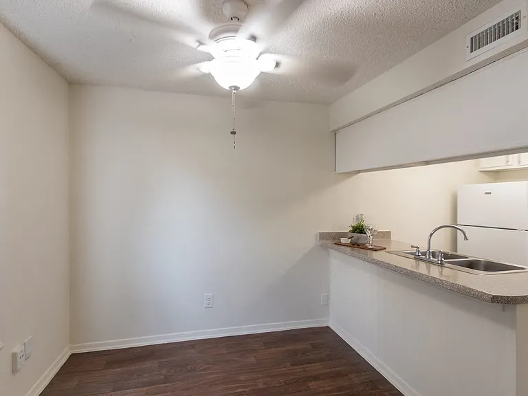 Princeton Court — Photo 32