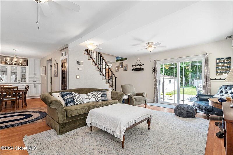3rd image of 106 Eastside Drive