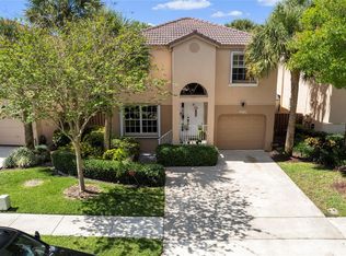 10670 NW 12th Dr, Plantation, FL 33322
