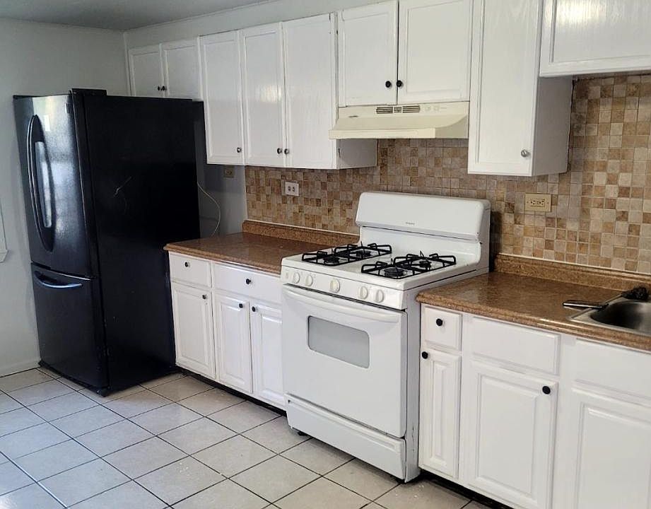 2nd image of 470 S Main St #1B
