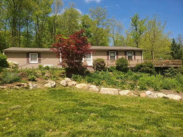 42 Blue Jay Drive, North Branford, CT 06472