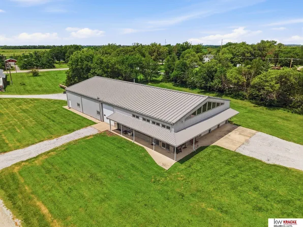 602 W 2nd St, Blue Springs, NE 68318